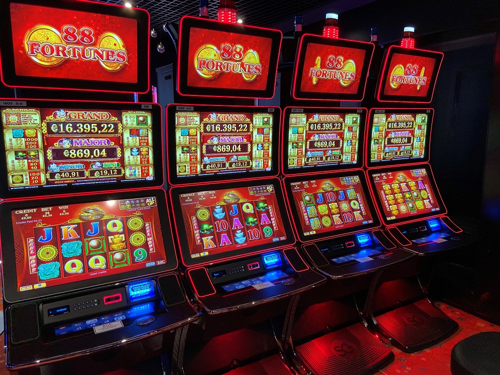 ¿Qué son las Slots y por qué se han hecho tan populares en los juegos online?